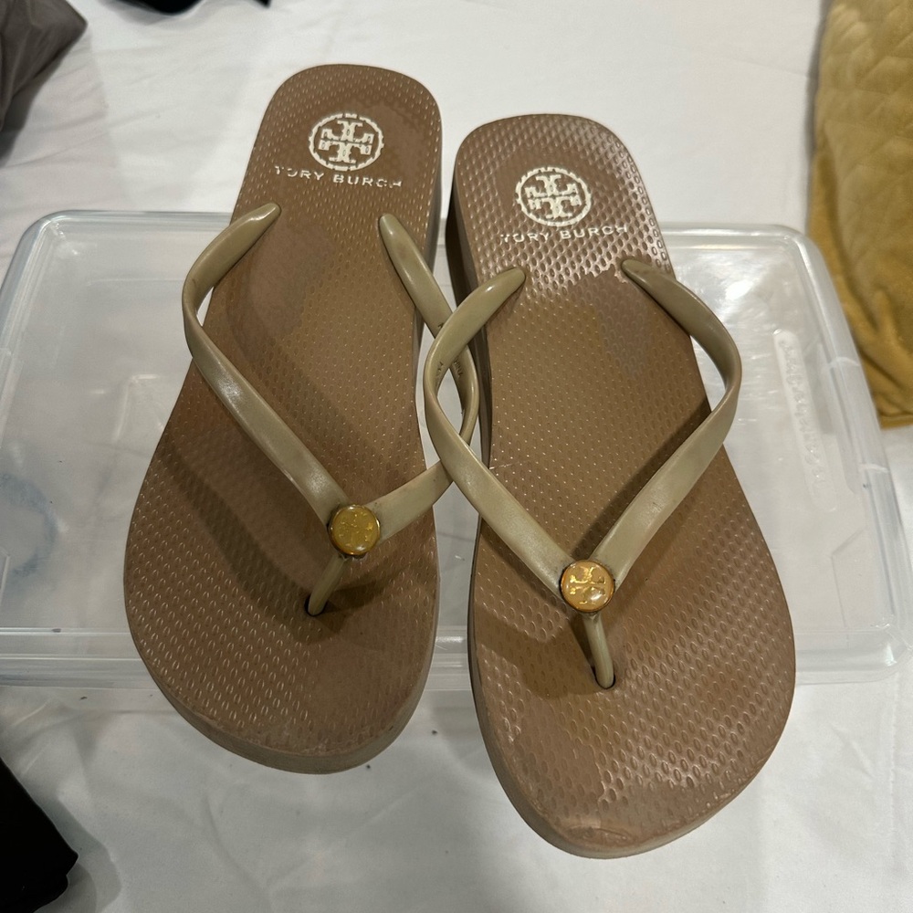 Tory Burch Women's Tan Flip Flops